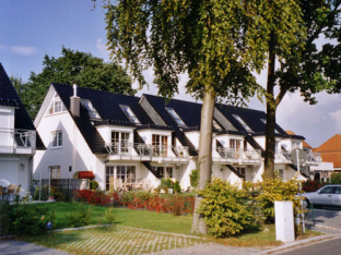 Sierksdorf, Häuser am Strande